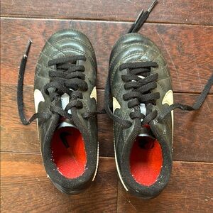 Nike Kids Black Soccer Cleats